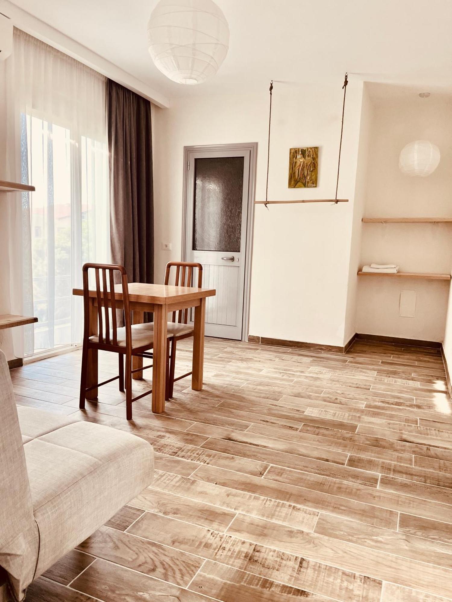 Family Tree - Quiet Area - Self Check In Aparthotel Golem  Phòng bức ảnh