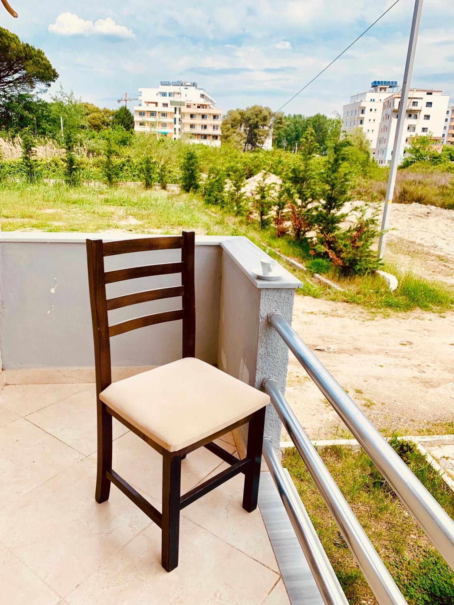 Family Tree - Quiet Area - Self Check In Aparthotel Golem  Ngoại thất bức ảnh